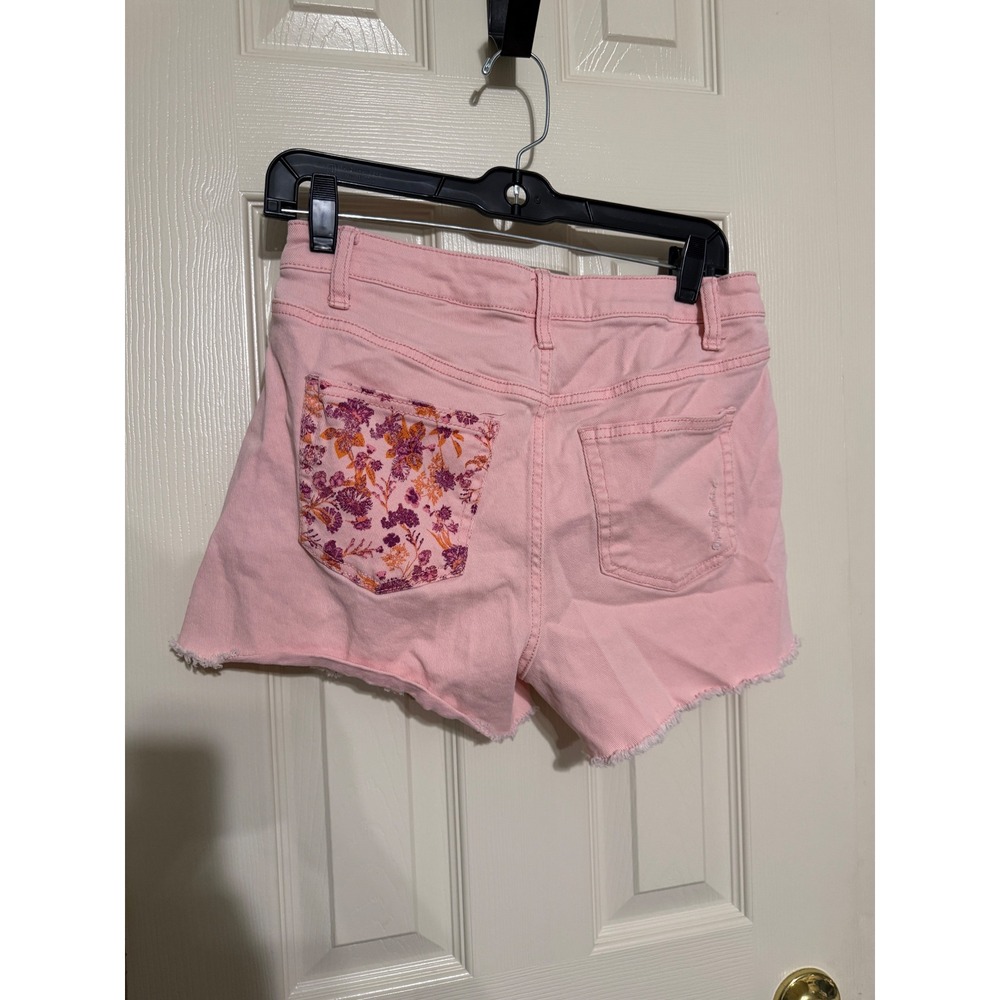 Time and Tru Womens Pink Floral Distressed High Rise Denim Shorts Size 4 - Picture 3 of 4